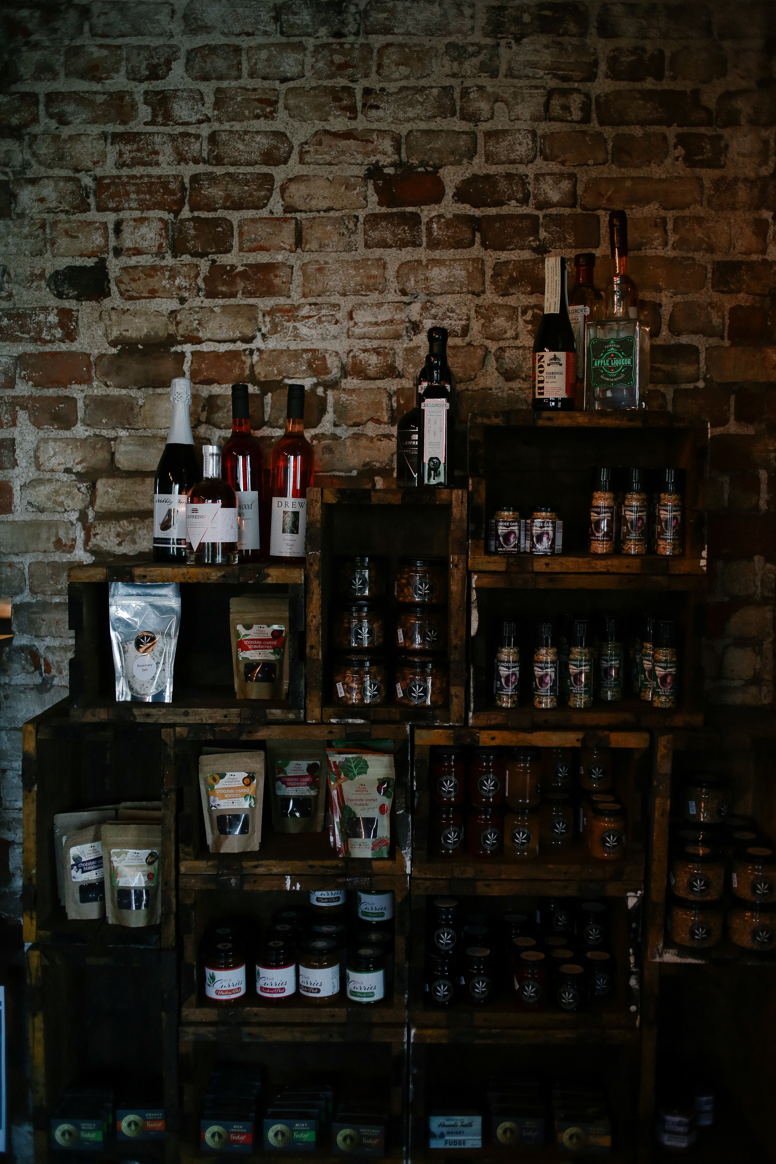 The Imbibers artisan produce shelves in Oatlands